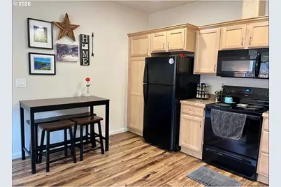 1640 19th St, Florence, OR 97439 - Photo 4