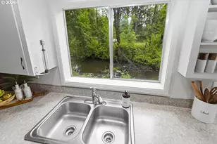 37340 Camp Creek Rd, Springfield, OR 97478 - Photo 10