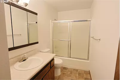 1460 Scott Ln, North Bend, OR 97459 - Photo 10