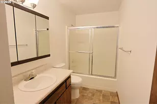 1460 Scott Ln, North Bend, OR 97459 - Photo 10