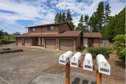 1460 Scott Ln, North Bend, OR 97459 - Photo 2