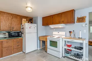 9545 N Iris Way, Portland, OR 97203 - Photo 16