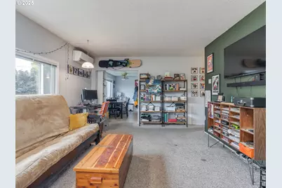 9545 N Iris Way, Portland, OR 97203 - Photo 4