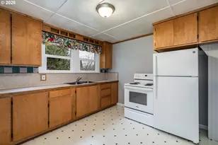 990 SW Tichenor St, Clatskanie, OR 97016 - Photo 6