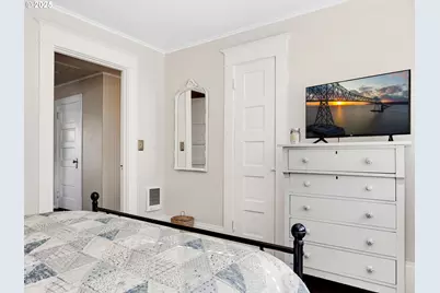 192 W Exchange St, Astoria, OR 97103 - Photo 24