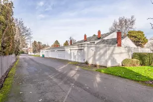 6151 SW Erickson Ave, Beaverton, OR 97008 - Photo 28