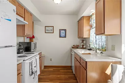 1050 N Myrtle St, Coquille, OR 97423 - Photo 10