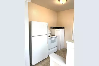 1423 S 7th Ave, Kelso, WA 98626 - Photo 10