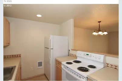 1552 E 3rd St, Newberg, OR 97132 - Photo 8