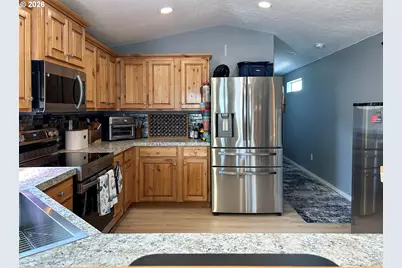 31 Manor Loop, Roseburg, OR 97471 - Photo 6