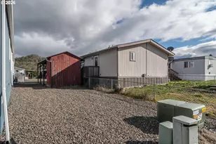 31 Manor Loop, Roseburg, OR 97471 - Photo 16