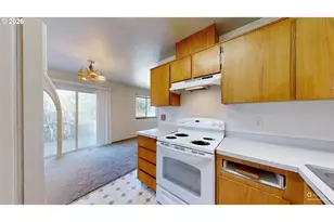 57 SW 206th Ave, Beaverton, OR 97006 - Photo 18