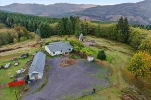 424 Maranatha Rd, Kelso, WA 98626 - Photo 2