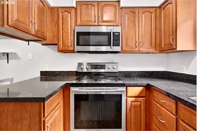 6610 SW Terri Ct, Portland, OR 97225 - Photo 18