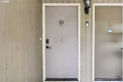 6610 SW Terri Ct, Portland, OR 97225 - Photo 12