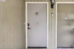 6610 SW Terri Ct, Portland, OR 97225 - Photo 12
