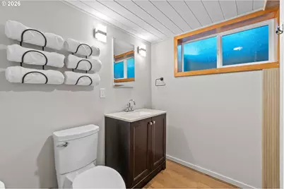 7310 SE Clay St, Portland, OR 97215 - Photo 34