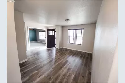 1310 Willow St, Junction City, OR 97448 - Photo 8