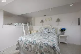 1004 SW 10th Pl, Lincoln City, OR 97367 - Photo 38