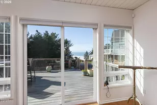 1004 SW 10th Pl, Lincoln City, OR 97367 - Photo 12