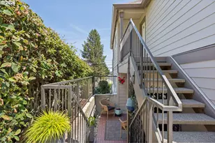 20910 Fawn Ct, West Linn, OR 97068 - Photo 6