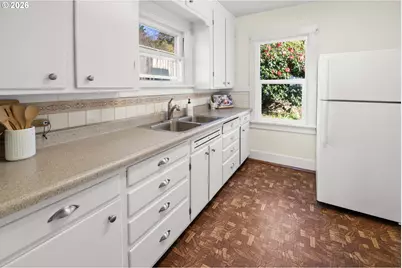 431 Chinook Ave, Astoria, OR 97103 - Photo 8