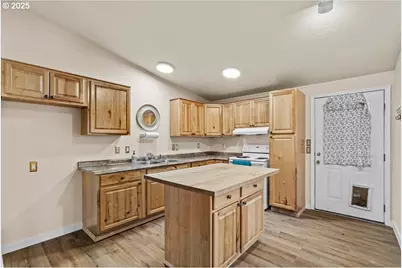 39100 NW Pacific Hwy, Woodland, WA 98674 - Photo 2