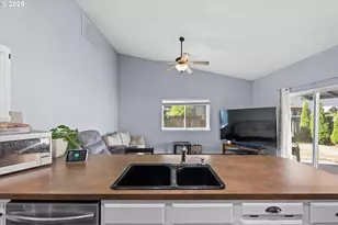 12313 NE 41st St, Vancouver, WA 98682 - Photo 10