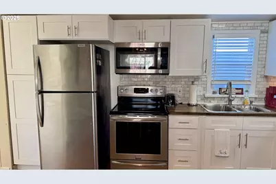 1103 N Springbrook Rd #6, Newberg, OR 97132 - Photo 12