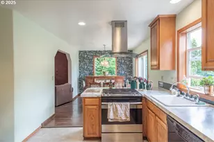 609 Van Buren St, Oregon City, OR 97045 - Photo 10