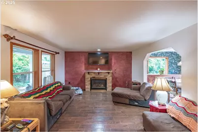 609 Van Buren St, Oregon City, OR 97045 - Photo 4