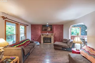 609 Van Buren St, Oregon City, OR 97045 - Photo 4