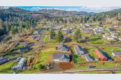 80 N Westview Cir, Rose Lodge, OR 97368 - Photo 2