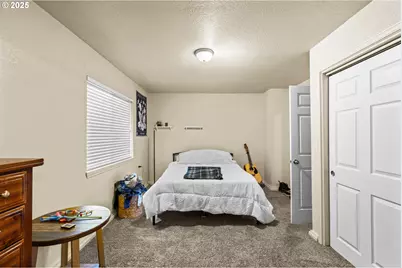 1010 NE Malheur Ave, Roseburg, OR 97470 - Photo 8