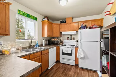 1010 NE Malheur Ave, Roseburg, OR 97470 - Photo 20