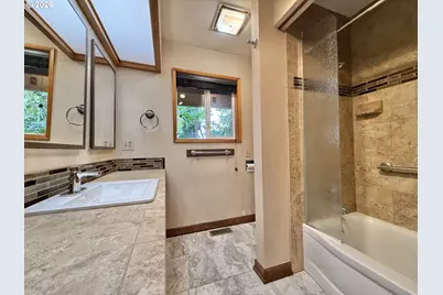 3104 E McLoughlin Blvd, Vancouver, WA 98661 - Photo 24