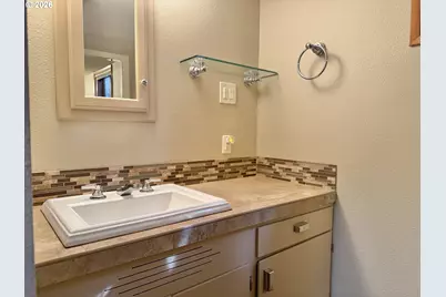3104 E McLoughlin Blvd, Vancouver, WA 98661 - Photo 32