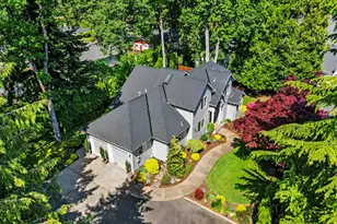 471 Edgewood Dr, Silverton, OR 97381 - Photo 2