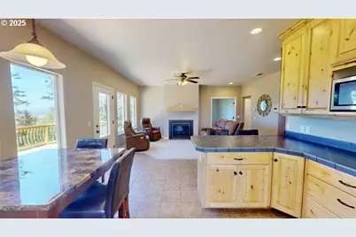95030 Pacific Vista Dr, Gold Beach, OR 97444 - Photo 14