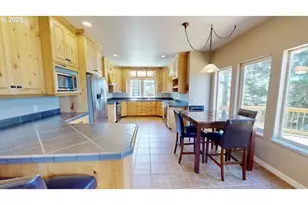 95030 Pacific Vis Dr, Gold Beach, OR 97444 - Photo 16
