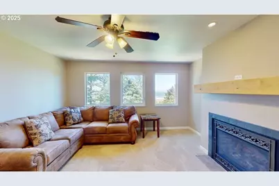 95030 Pacific Vista Dr, Gold Beach, OR 97444 - Photo 32