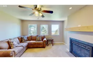 95030 Pacific Vis Dr, Gold Beach, OR 97444 - Photo 32