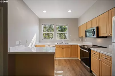 10465 SW Cougar Ln, Beaverton, OR 97003 - Photo 10