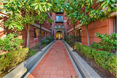 1829 NW Lovejoy St #313, Portland, OR 97209 - Photo 2