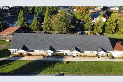 302 S 19th Ave, Cornelius, OR 97113 - Photo 2