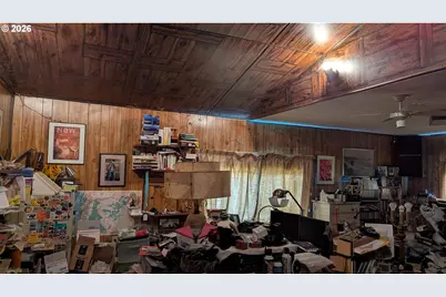 745 E 8th St, Coquille, OR 97423 - Photo 12