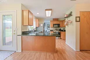 7502 SW Applegate Dr, Beaverton, OR 97007 - Photo 12
