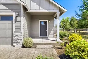 730 E Camellia St, Yamhill, OR 97148 - Photo 2