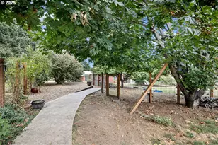 36117 Hwy 58, Pleasant Hill, OR 97455 - Photo 24