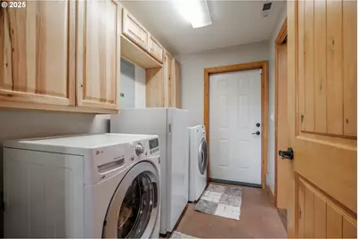 29109 Brownsville Rd, Brownsville, OR 97327 - Photo 18